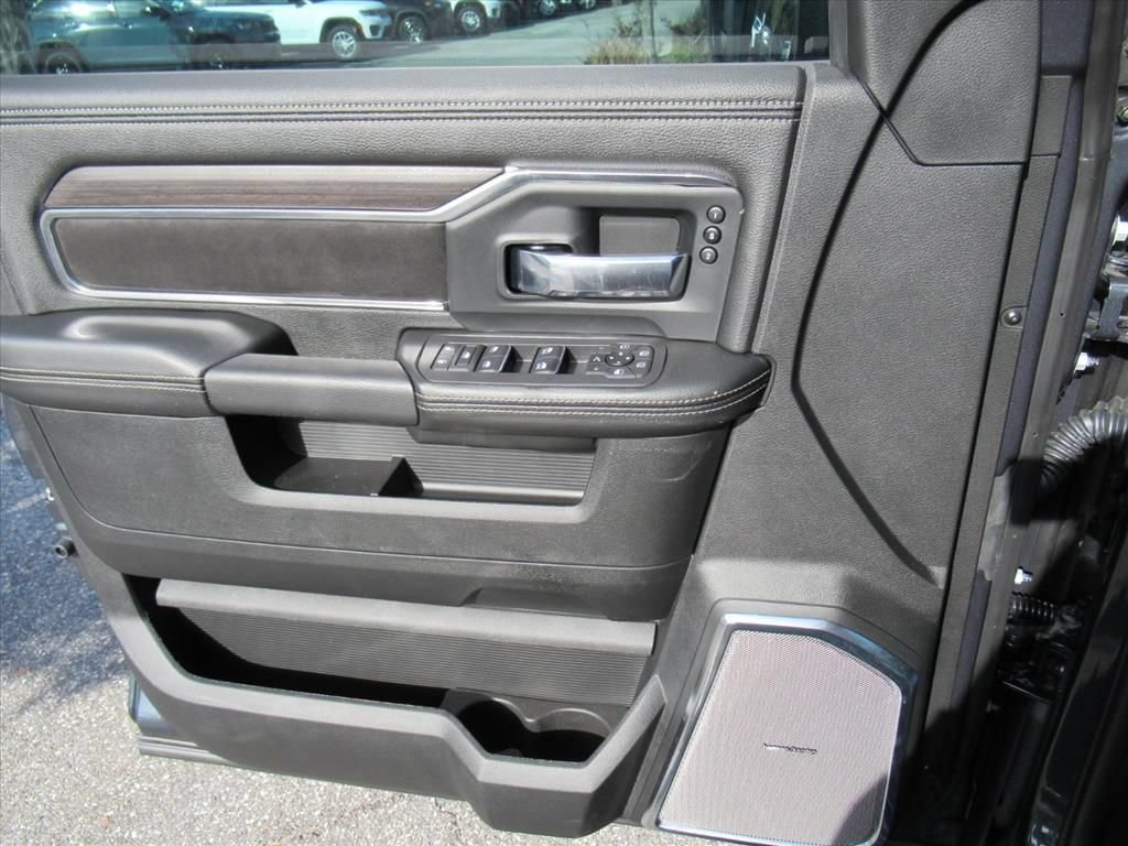 New 2026 RAM 2500 Laramie AWD/4WD image 21