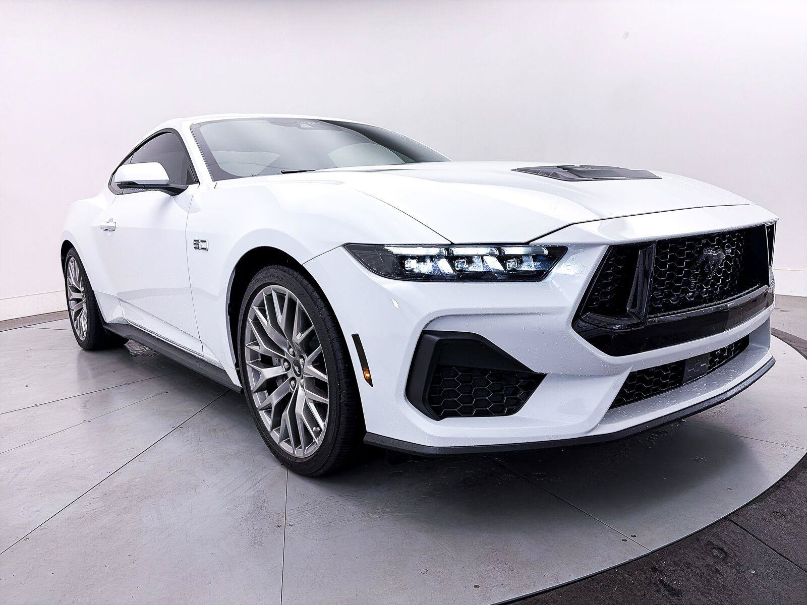 Used 2025 Ford Mustang GT Premium RWD image 10