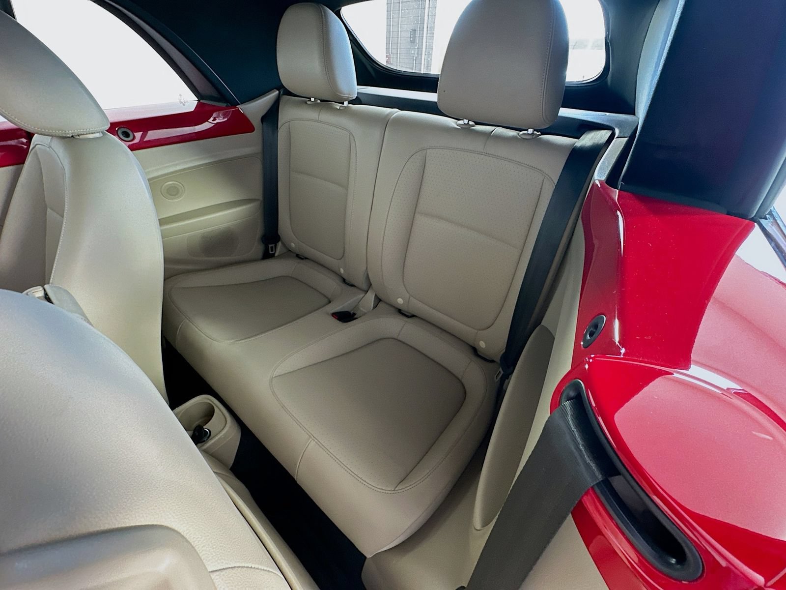 Used 2019 Volkswagen Beetle 2.0T S FWD image 22