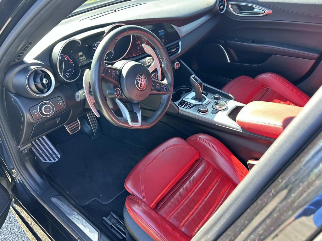 Used 2022 Alfa Romeo Giulia Veloce image 15