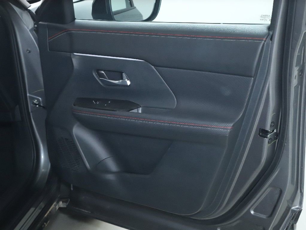 Certified 2025 Nissan Kicks SR image 35