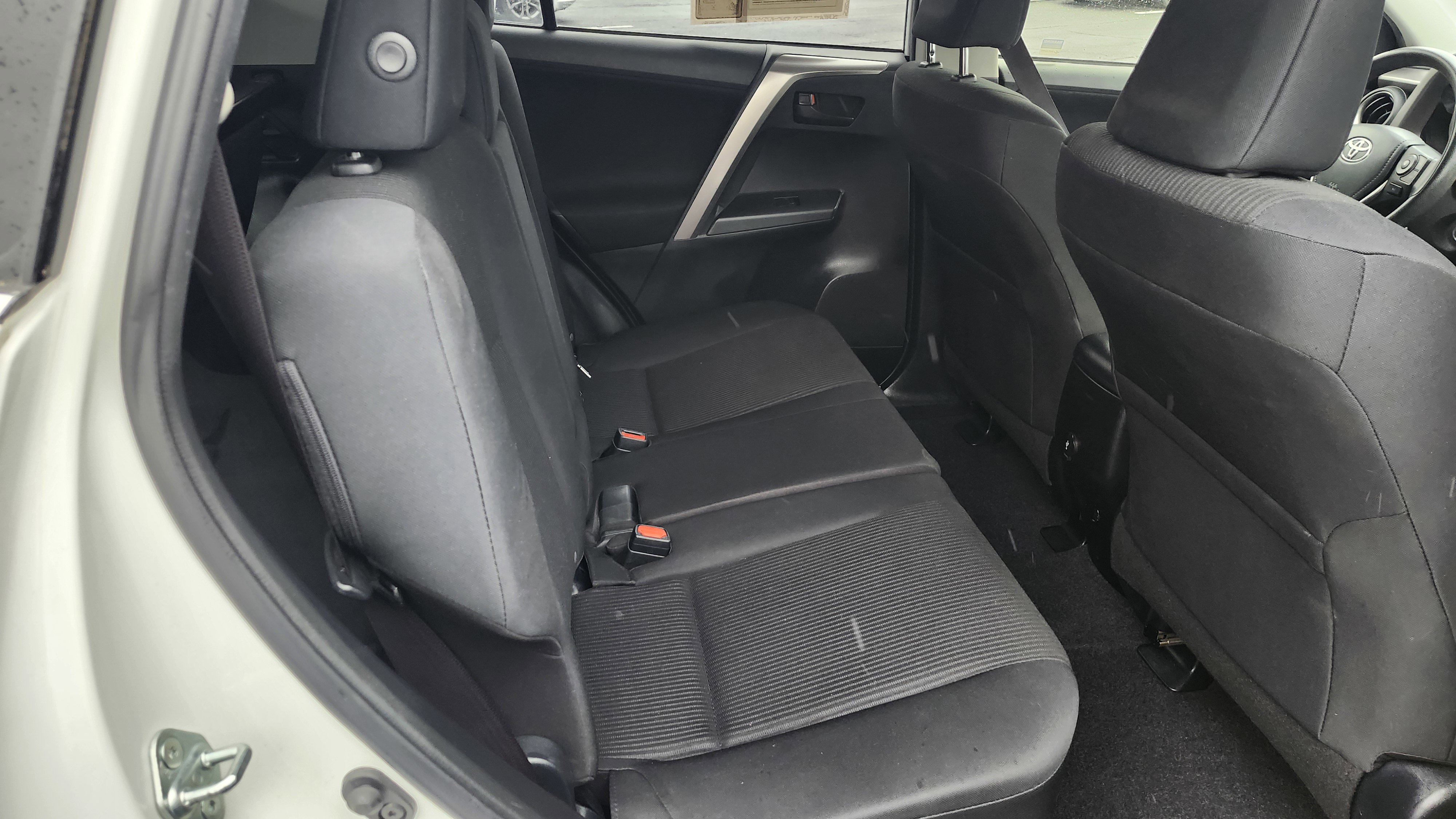 Used 2017 Toyota RAV4 LE image 12