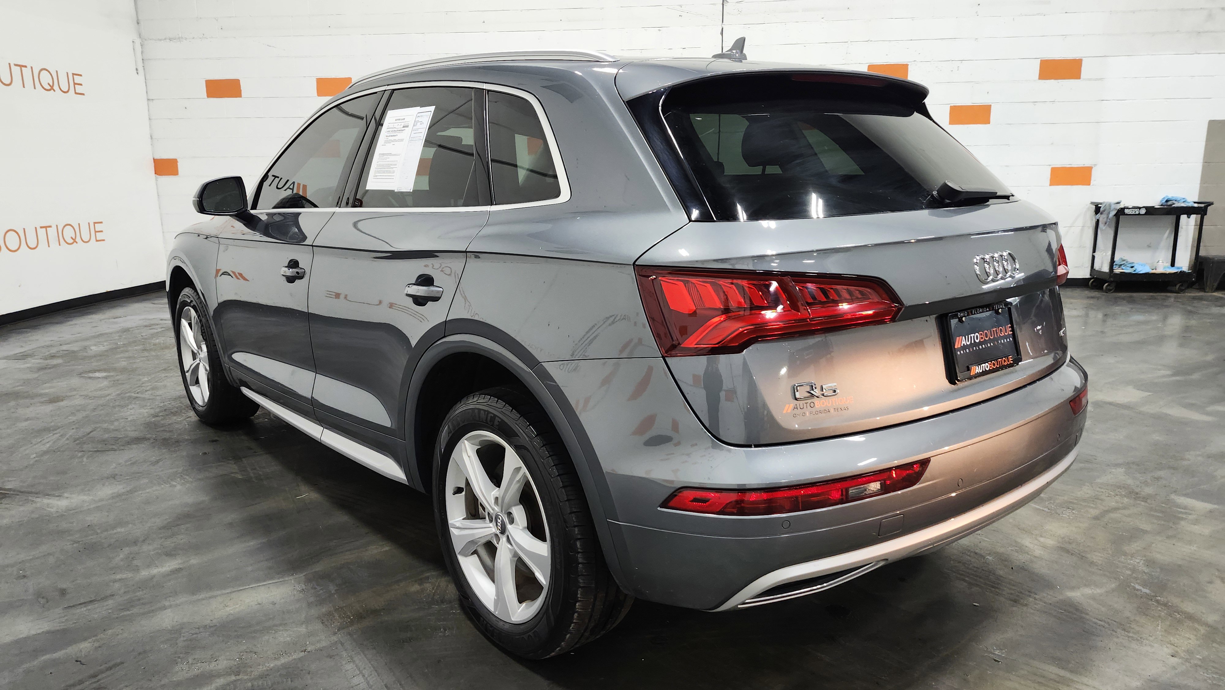 Used 2020 Audi Q5 Premium w/ Convenience Package image 17