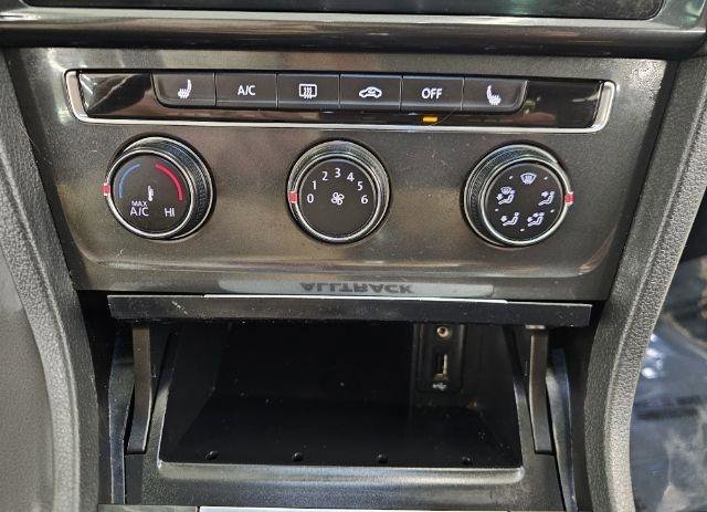 Used 2018 Volkswagen Golf Alltrack S image 19