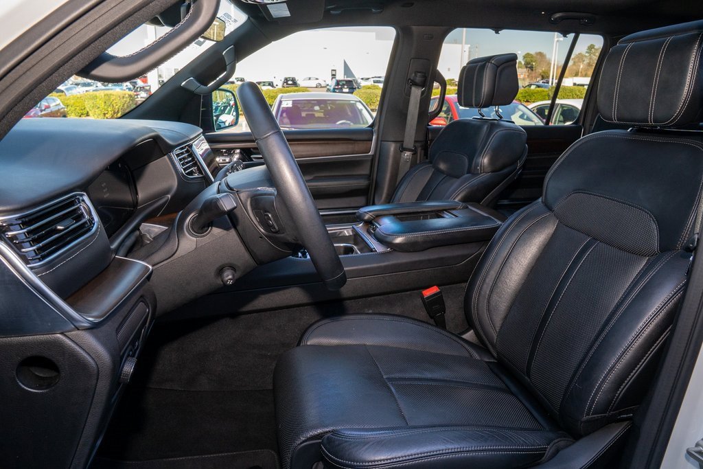 Used 2023 Jeep Grand Wagoneer 4WD image 13