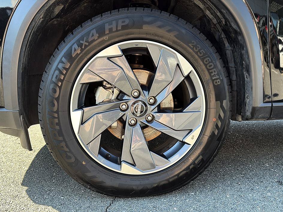Certified 2025 Nissan Rogue SV FWD image 9