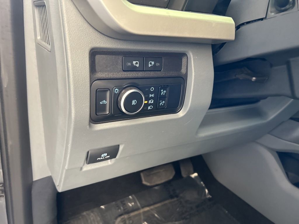 Used 2024 Ford F350 XLT w/ Camper Package image 42