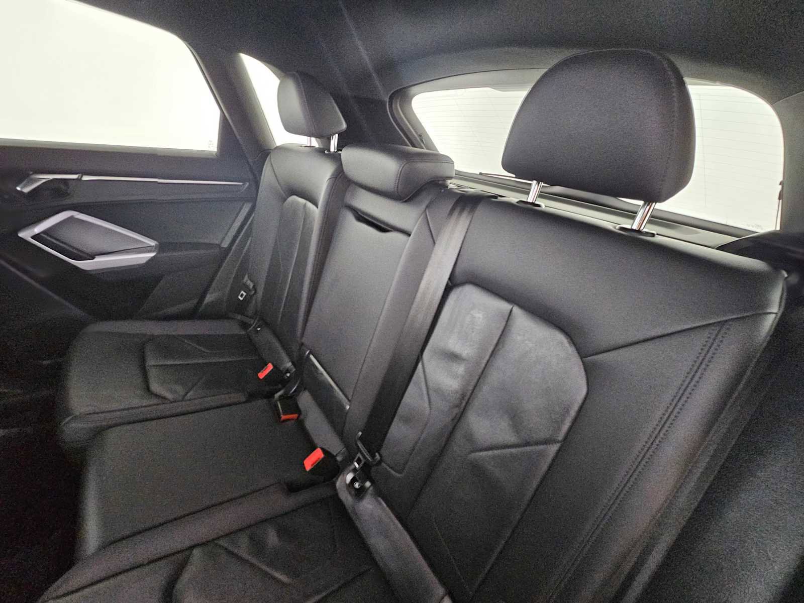 Used 2021 Audi Q3 2.0T Premium w/ Convenience Package AWD/4WD image 17