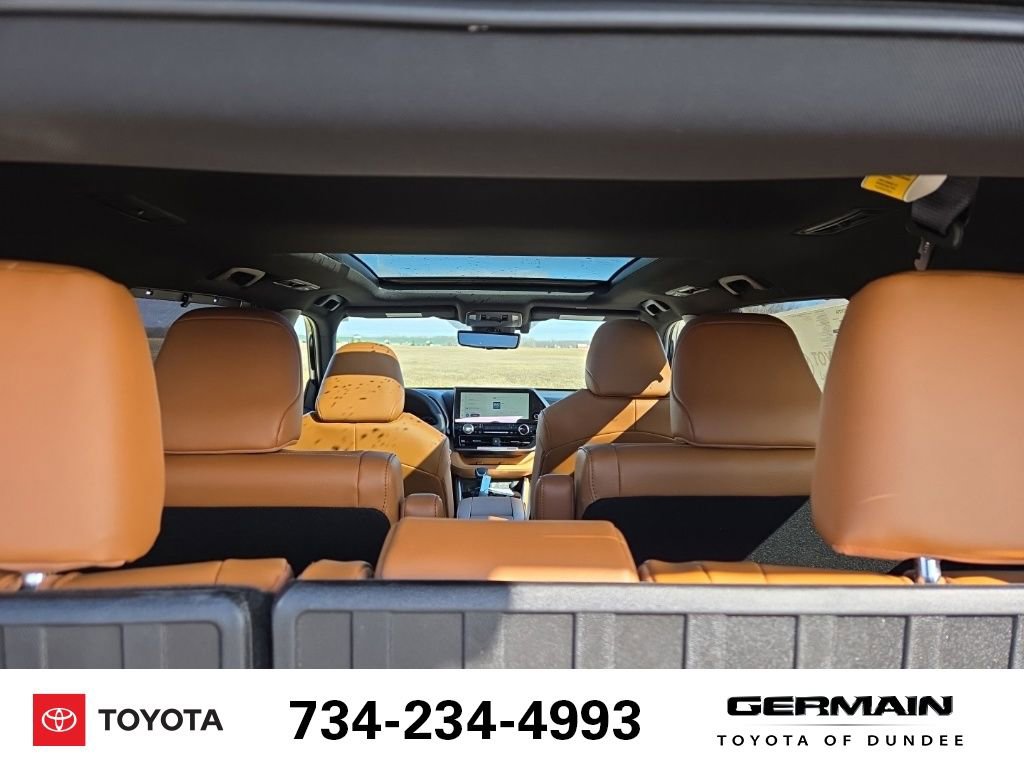 New 2026 Toyota Highlander Platinum image 36