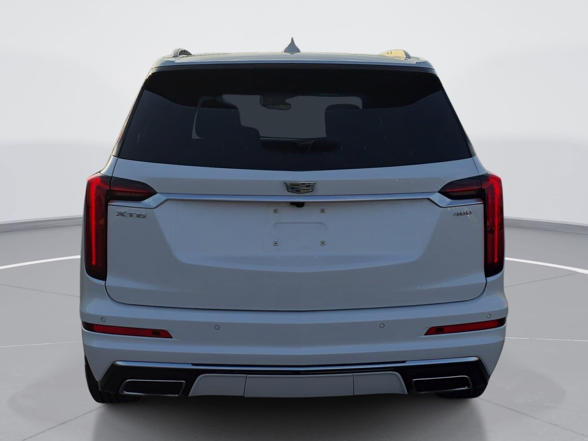 Used 2023 Cadillac XT6 Premium Luxury w/ Technology Package FWD image 4