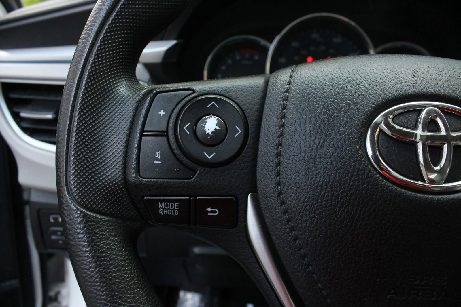 Used 2014 Toyota Corolla LE FWD image 28