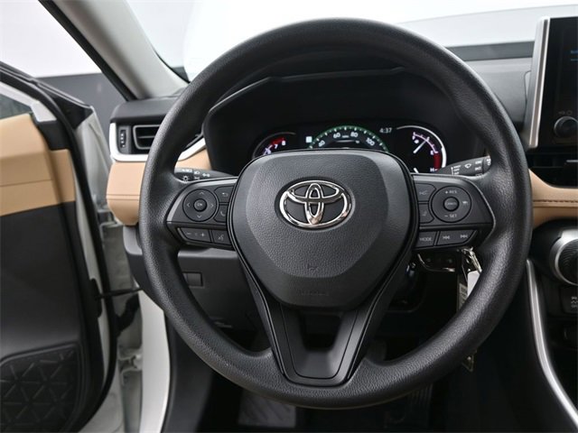 Used 2025 Toyota RAV4 LE image 5