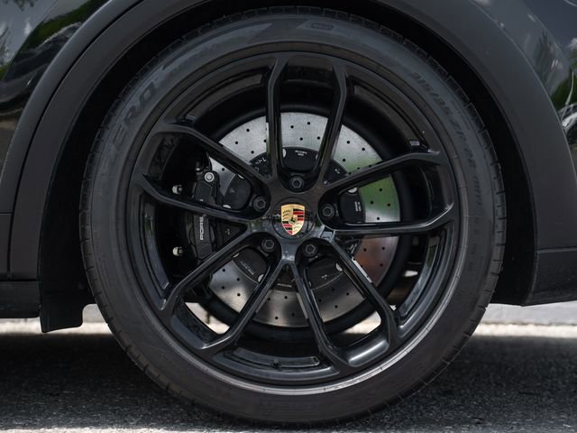 Certified 2024 Porsche Cayenne Turbo GT AWD/4WD image 13