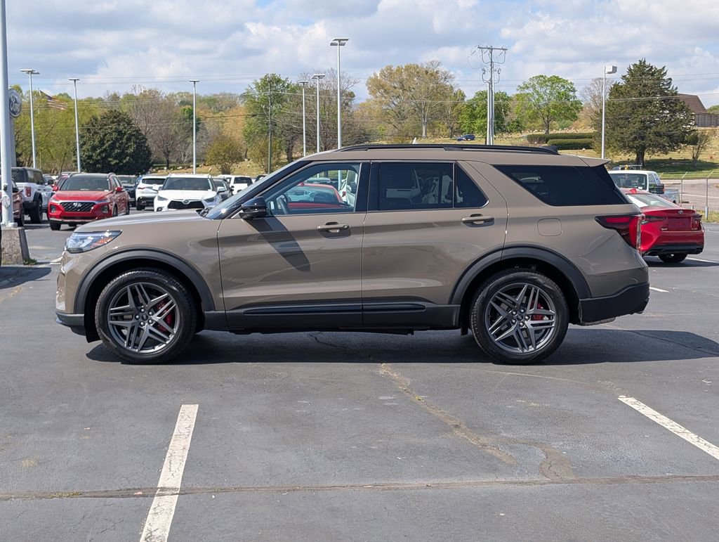 Used 2026 Ford Explorer ST image 5