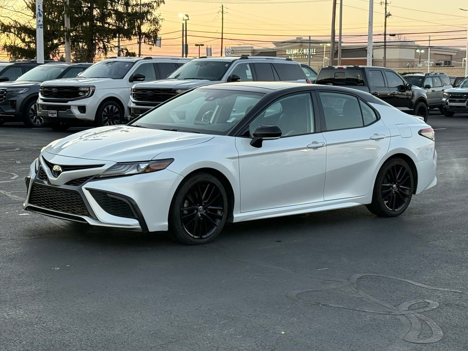 Used 2023 Toyota Camry XSE w/ Cold Weather Package FWD image 7