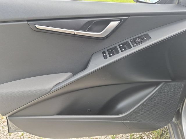 Used 2025 Kia Niro LX FWD image 11