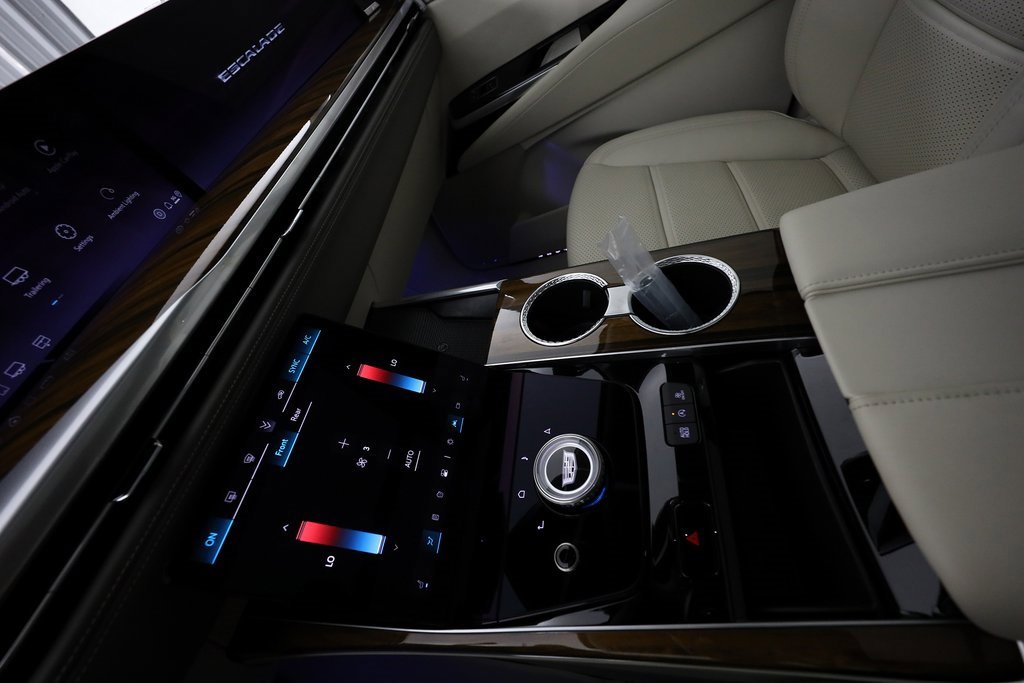 Used 2025 Cadillac Escalade Sport Platinum w/ LPO, ONYX Package image 41