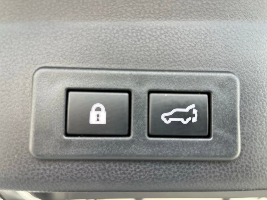 Used 2023 Subaru Ascent Limited w/ Technology Package image 17