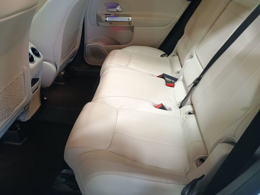 Used 2021 Mercedes-Benz GLB 250 4MATIC image 17