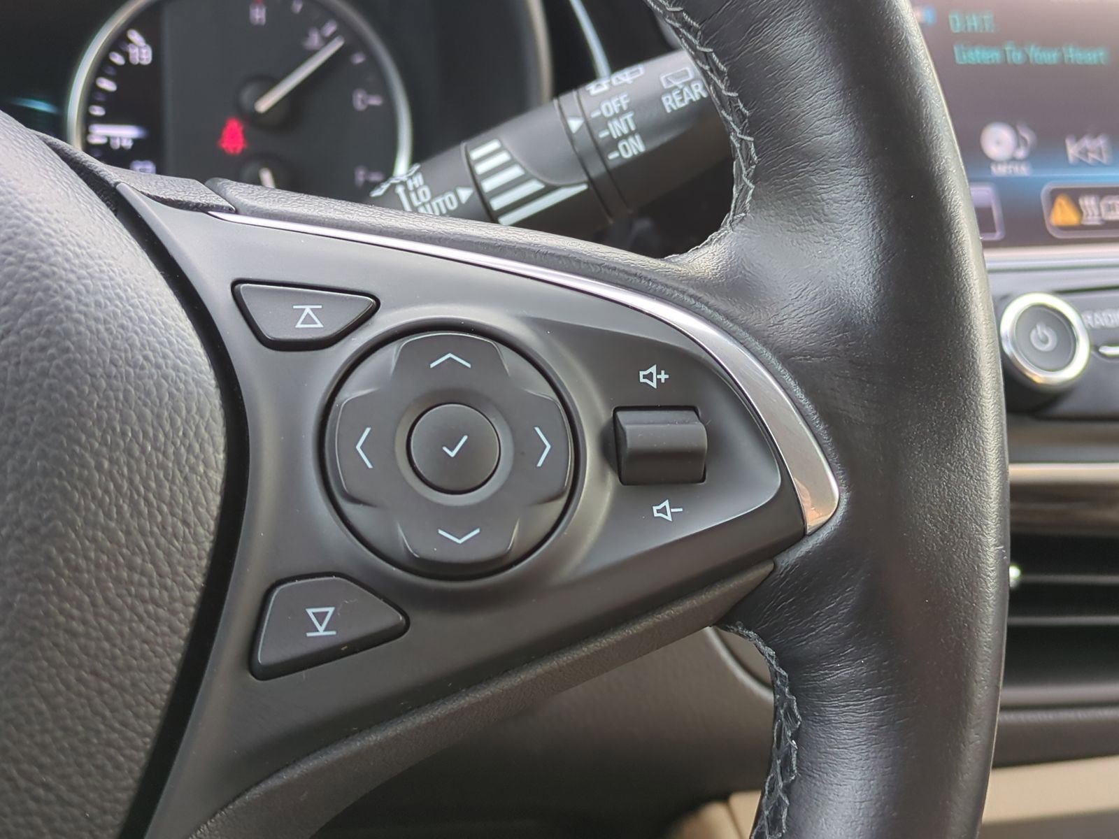 Used 2020 Buick Envision Premium w/ Driver Confidence Package image 20