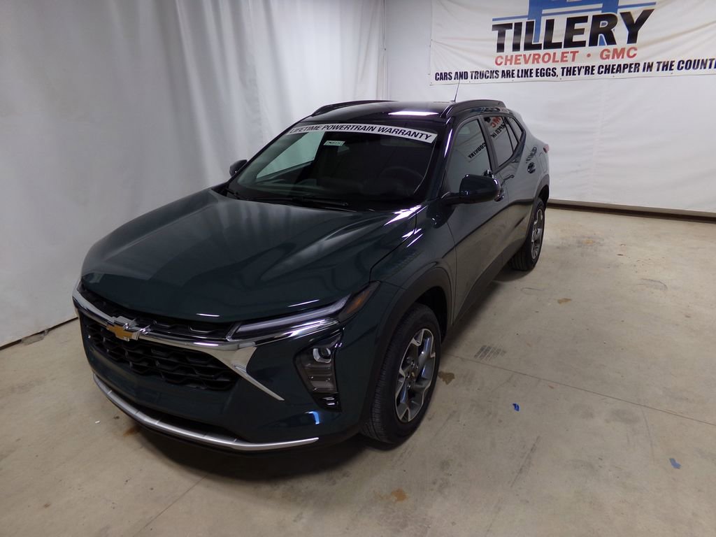 New 2025 Chevrolet Trax LT w/ Driver Confidence Package image 3