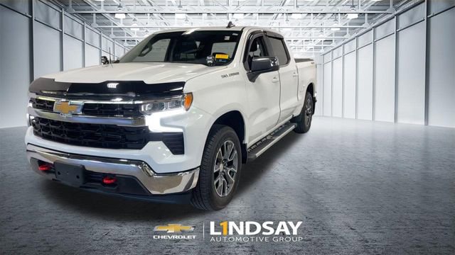 Used 2022 Chevrolet Silverado 1500 LT AWD/4WD image 5