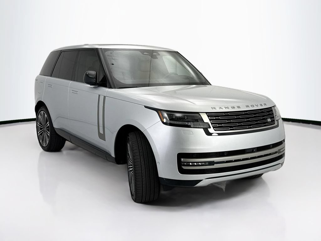 Used 2024 Land Rover Range Rover SE AWD/4WD image 3