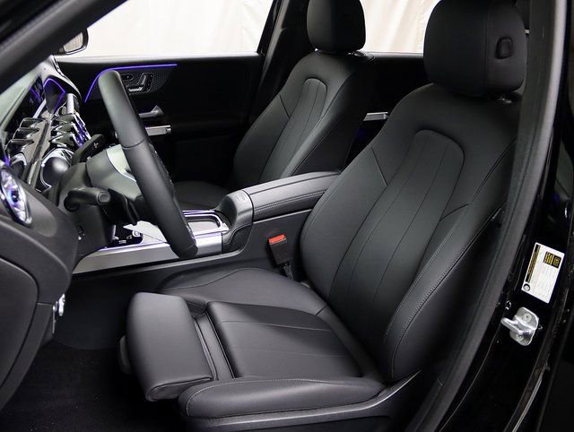 New 2025 Mercedes-Benz GLB 250 4MATIC image 10