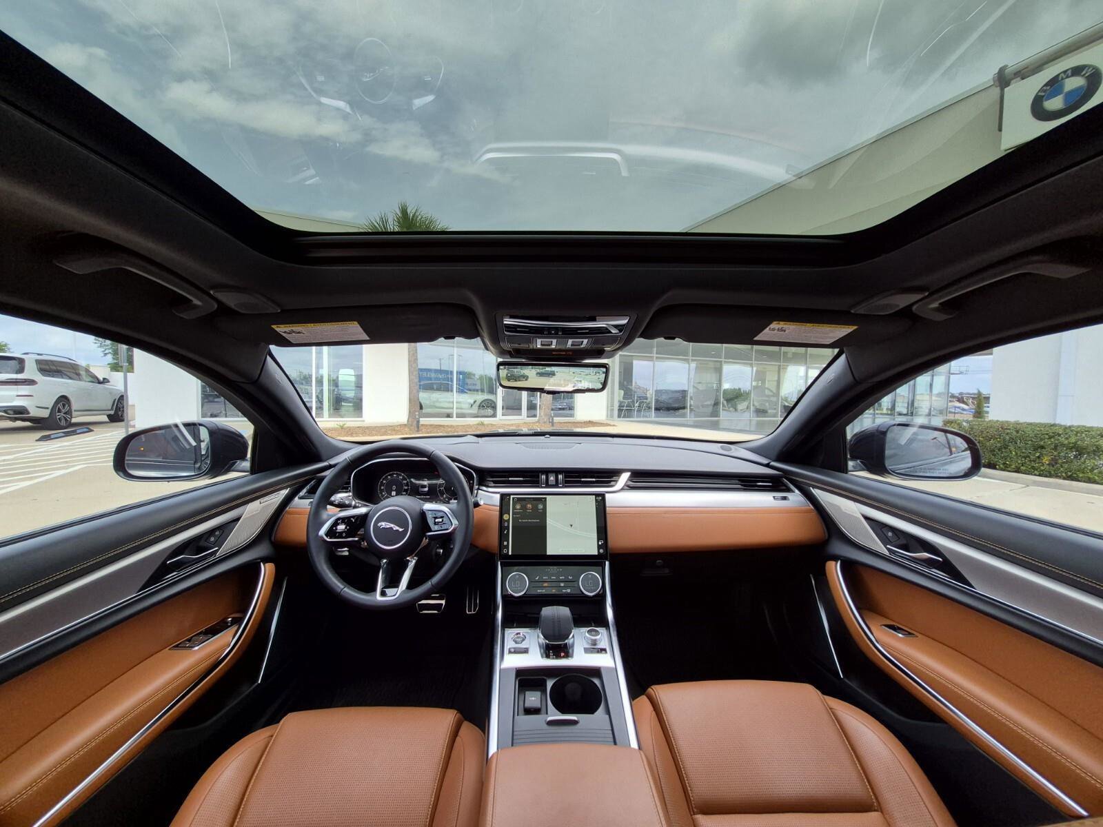 Used 2024 Jaguar XF R-Dynamic SE RWD image 21