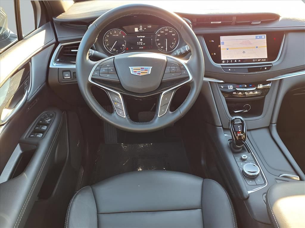 Used 2025 Cadillac XT5 Premium Luxury image 5