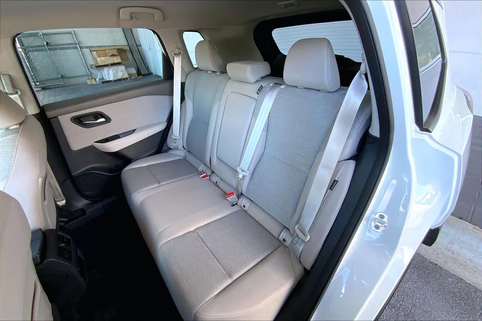 Used 2022 Nissan Rogue SV FWD image 21