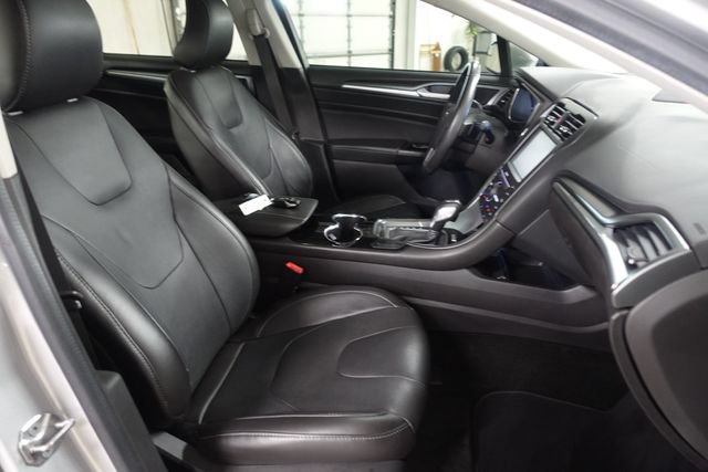 Used 2016 Ford Fusion Titanium FWD image 26