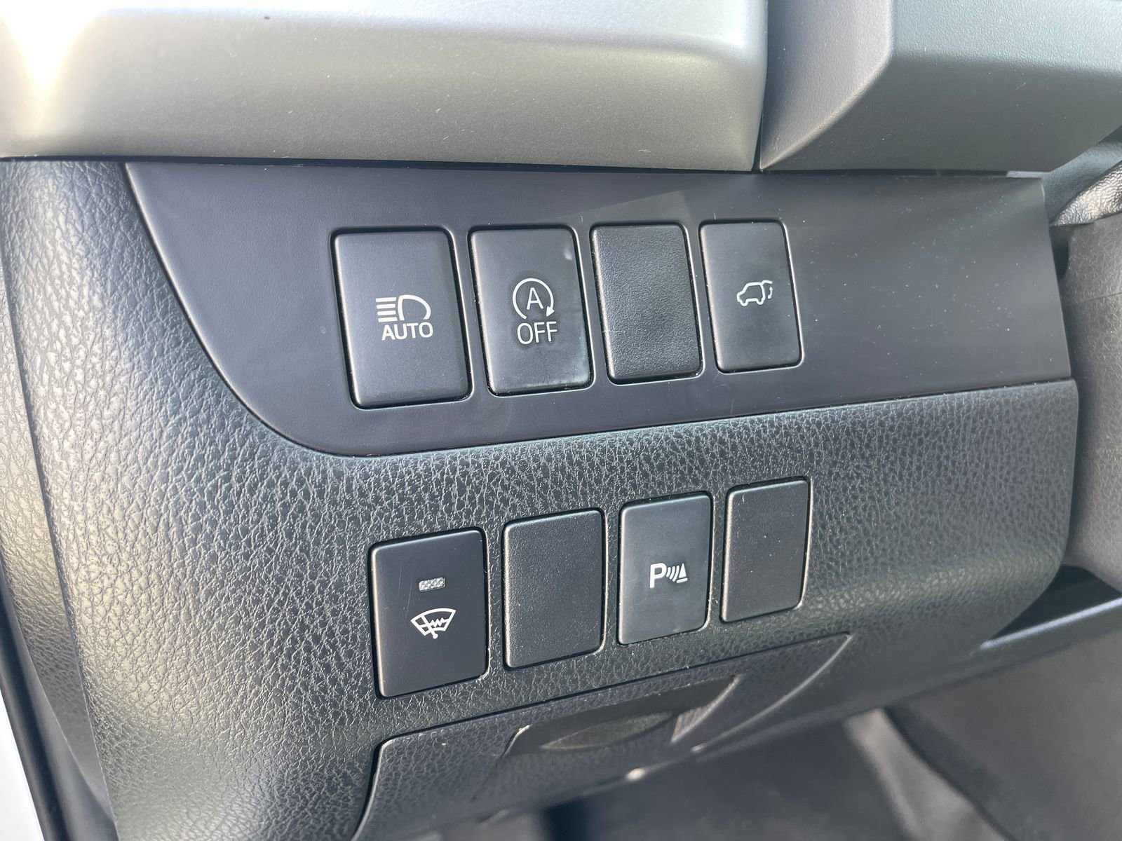 Used 2019 Toyota Highlander Limited FWD image 27