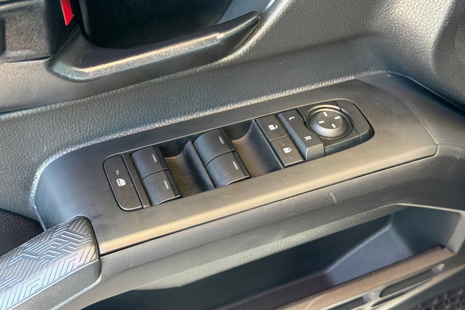 Certified 2024 Toyota Tacoma SR5 AWD/4WD image 14