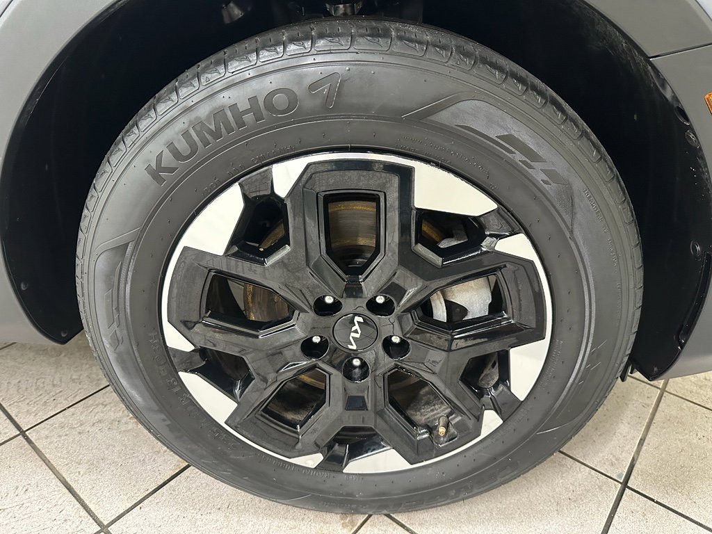 Used 2024 Kia Sorento S image 13