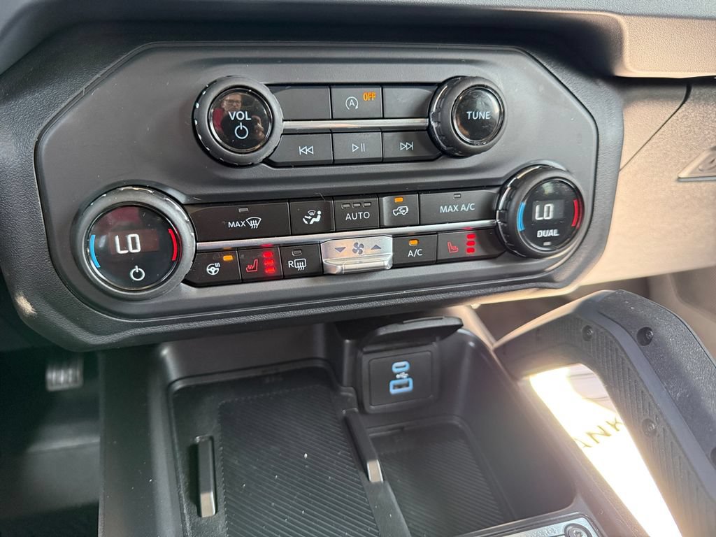 Used 2025 Ford Bronco Badlands w/ Sasquatch Package AWD/4WD image 33