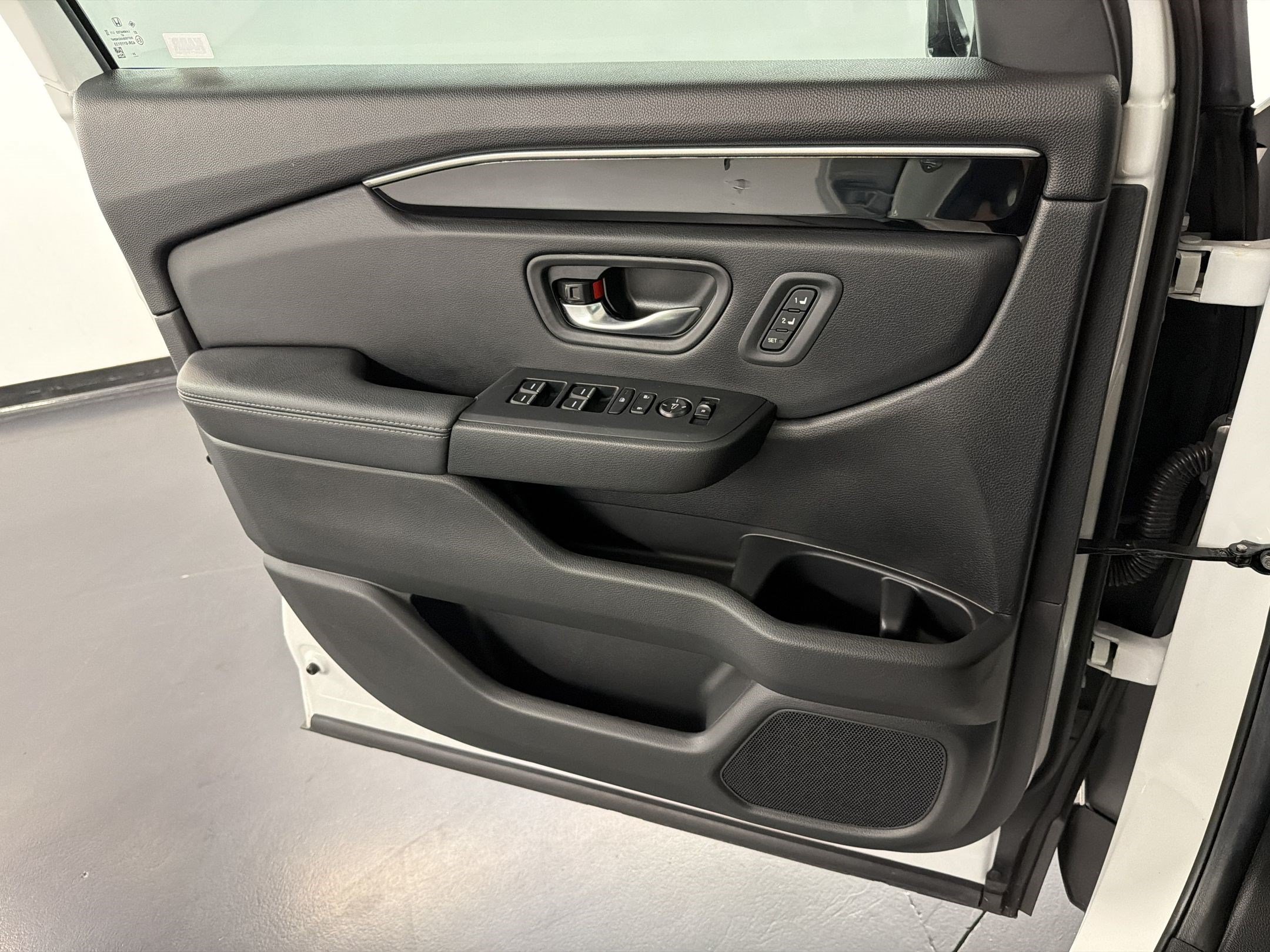 Certified 2025 Honda Pilot Touring image 22