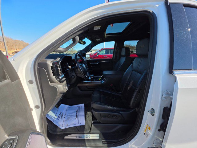 Used 2023 Chevrolet Silverado 1500 High Country w/ High Country Premium Package AWD/4WD image 31