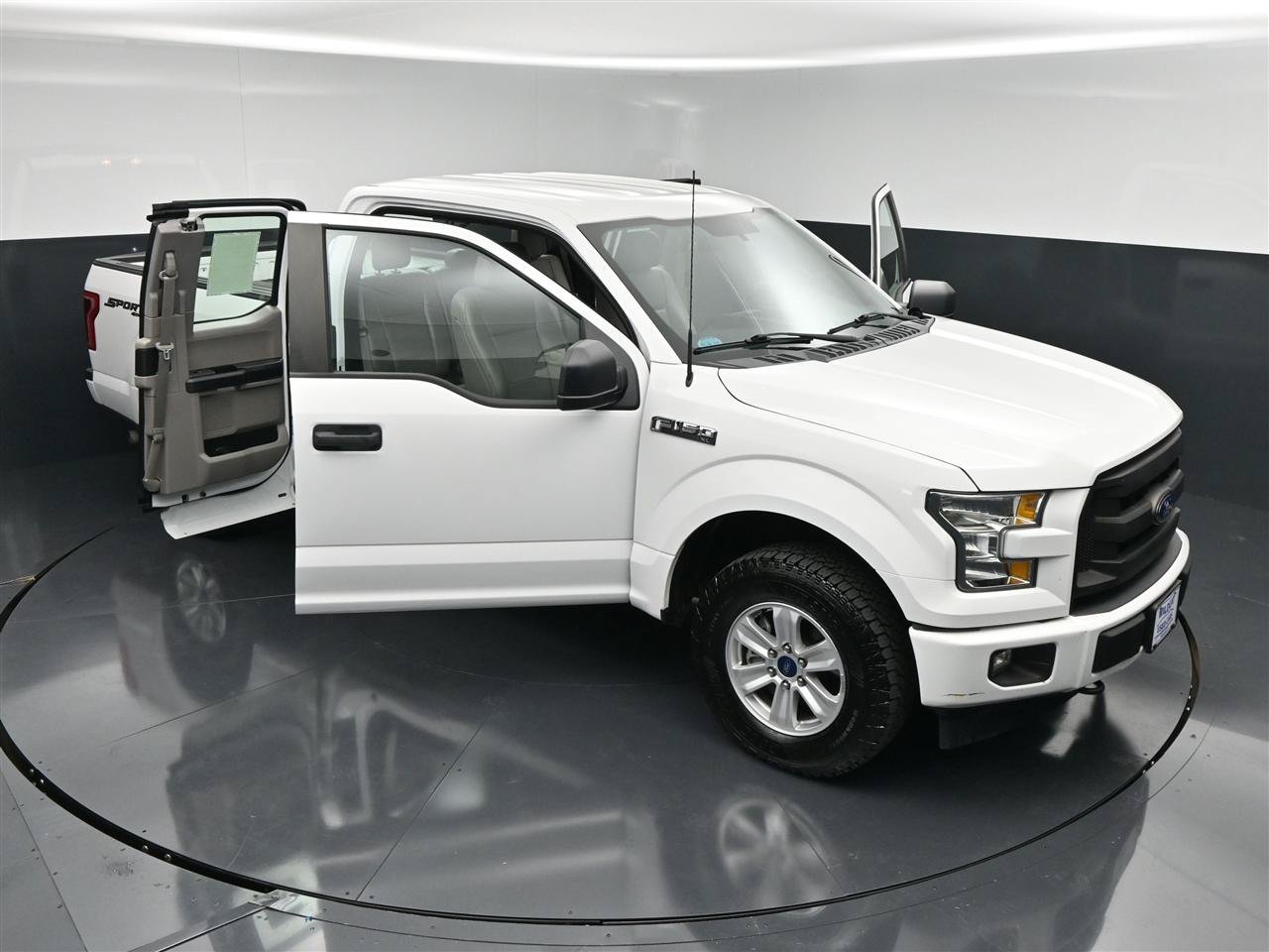 Used 2017 Ford F150 XL w/ Equipment Group 101A Mid AWD/4WD image 35