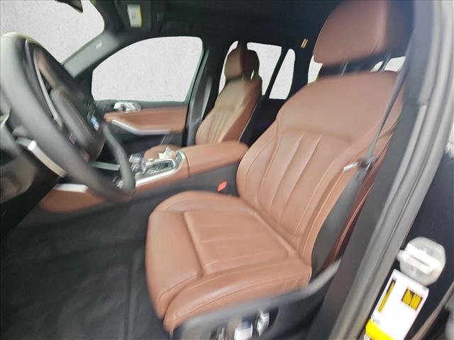 Used 2022 BMW X5 xDrive40i w/ Executive Package AWD/4WD image 16