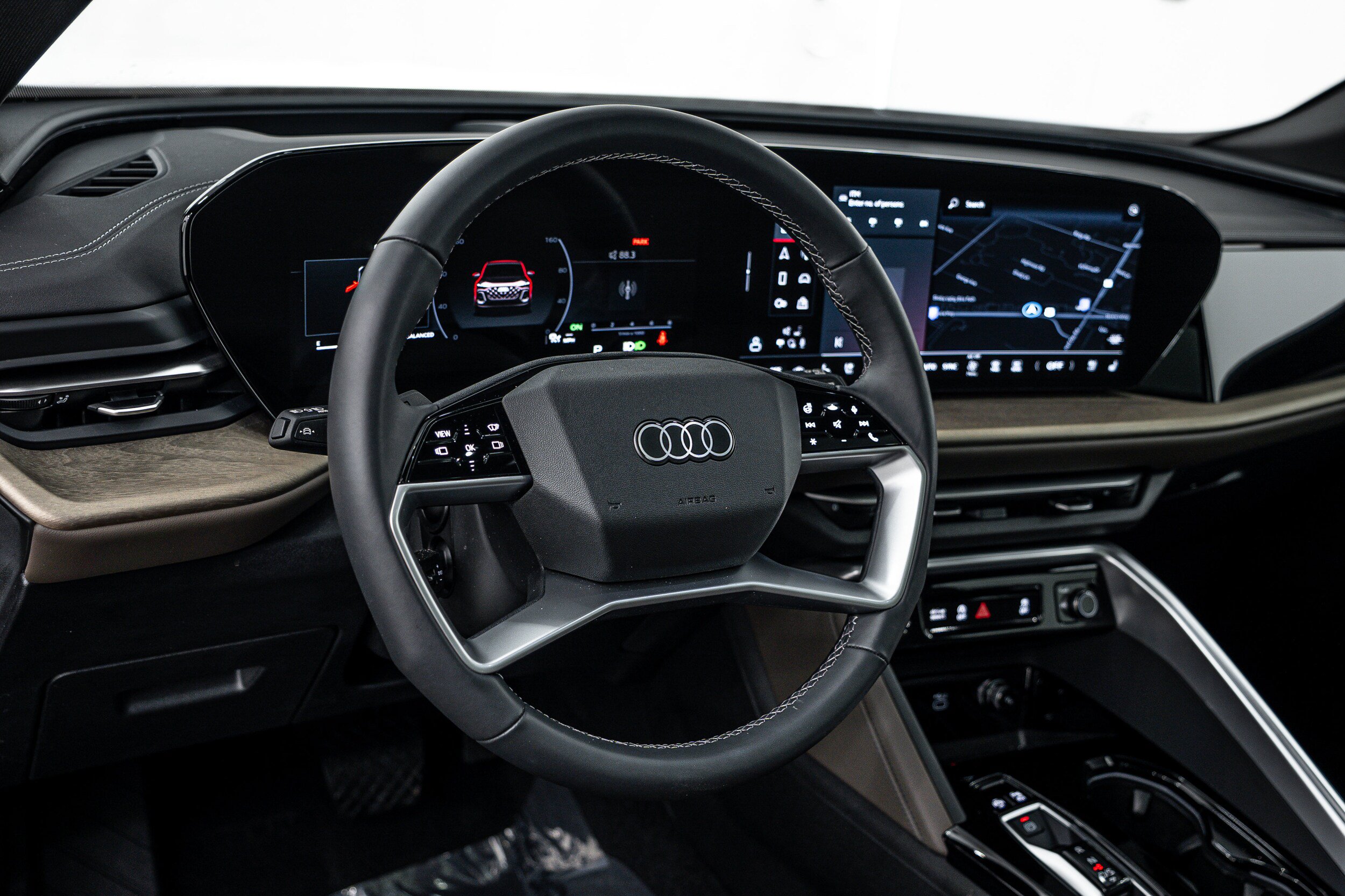 Used 2025 Audi Q5 Premium Plus w/ Premium Plus AWD/4WD image 11