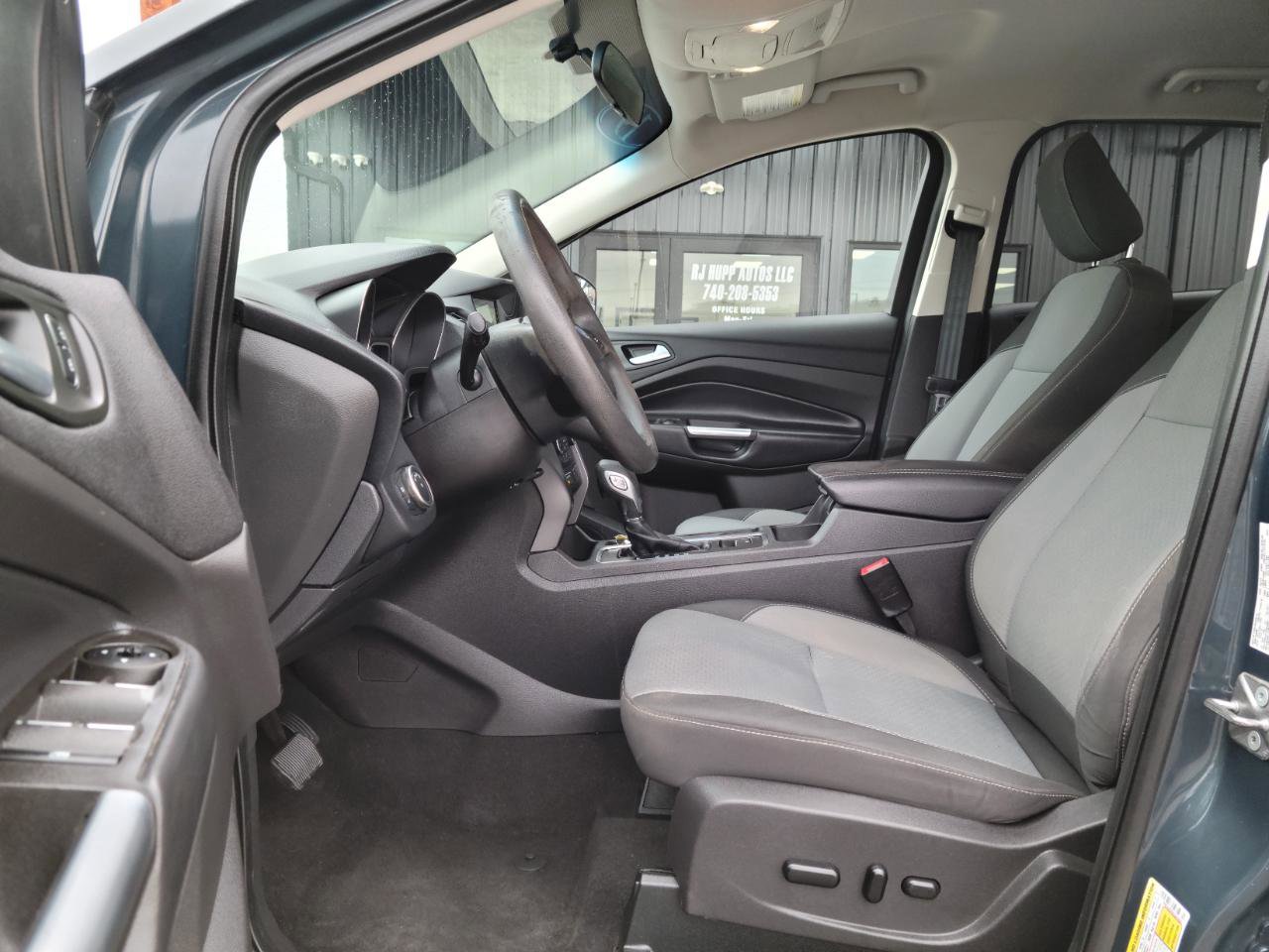 Used 2019 Ford Escape SE image 13