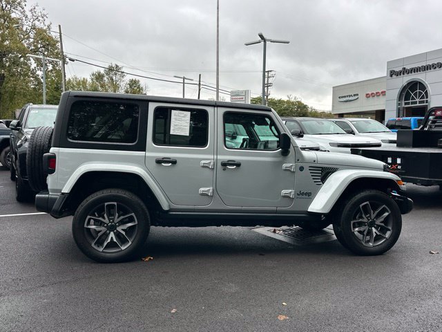 Used 2024 Jeep Wrangler Unlimited w/ Convenience Group AWD/4WD image 19