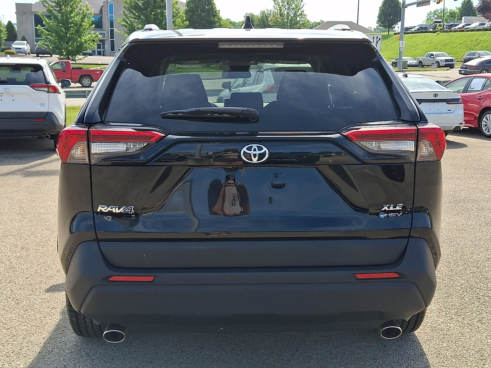 Used 2025 Toyota RAV4 XLE AWD/4WD image 5