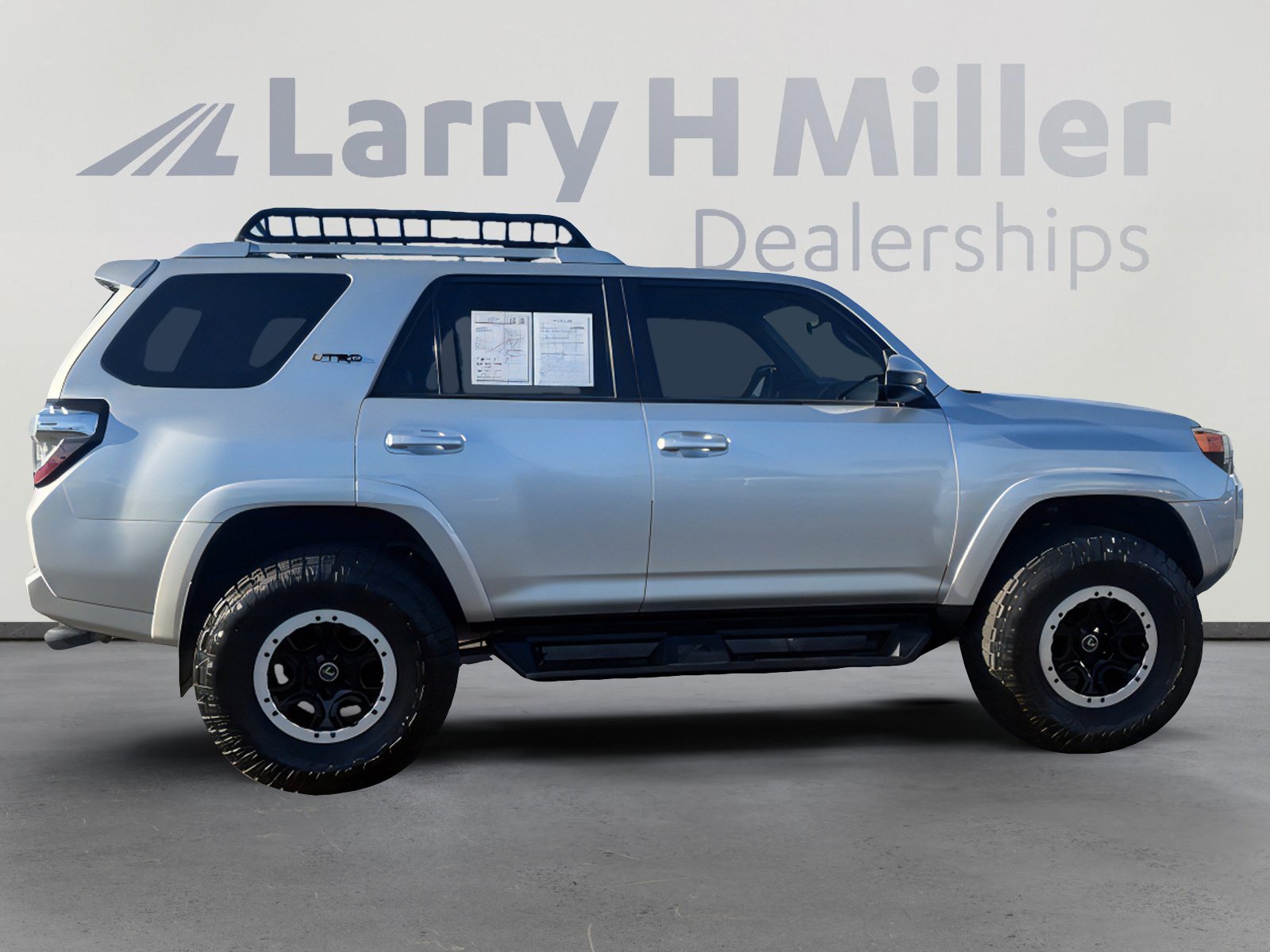 Used 2014 Toyota 4Runner SR5 image 7