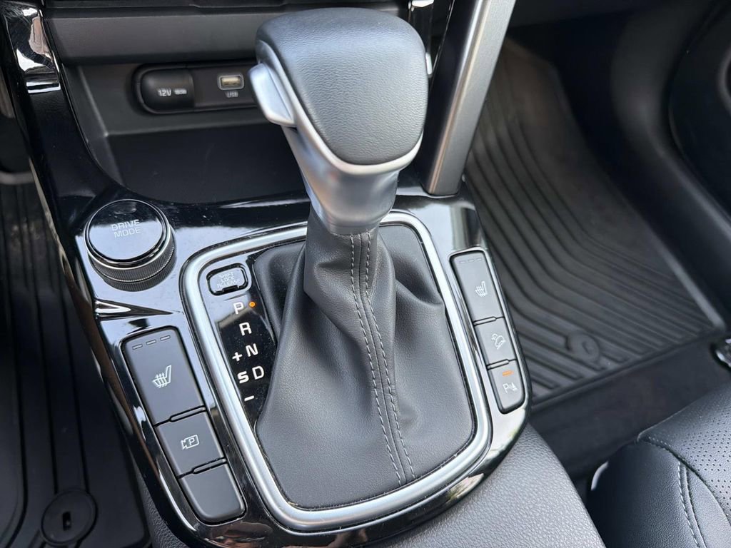 Used 2025 Kia Seltos EX FWD image 11