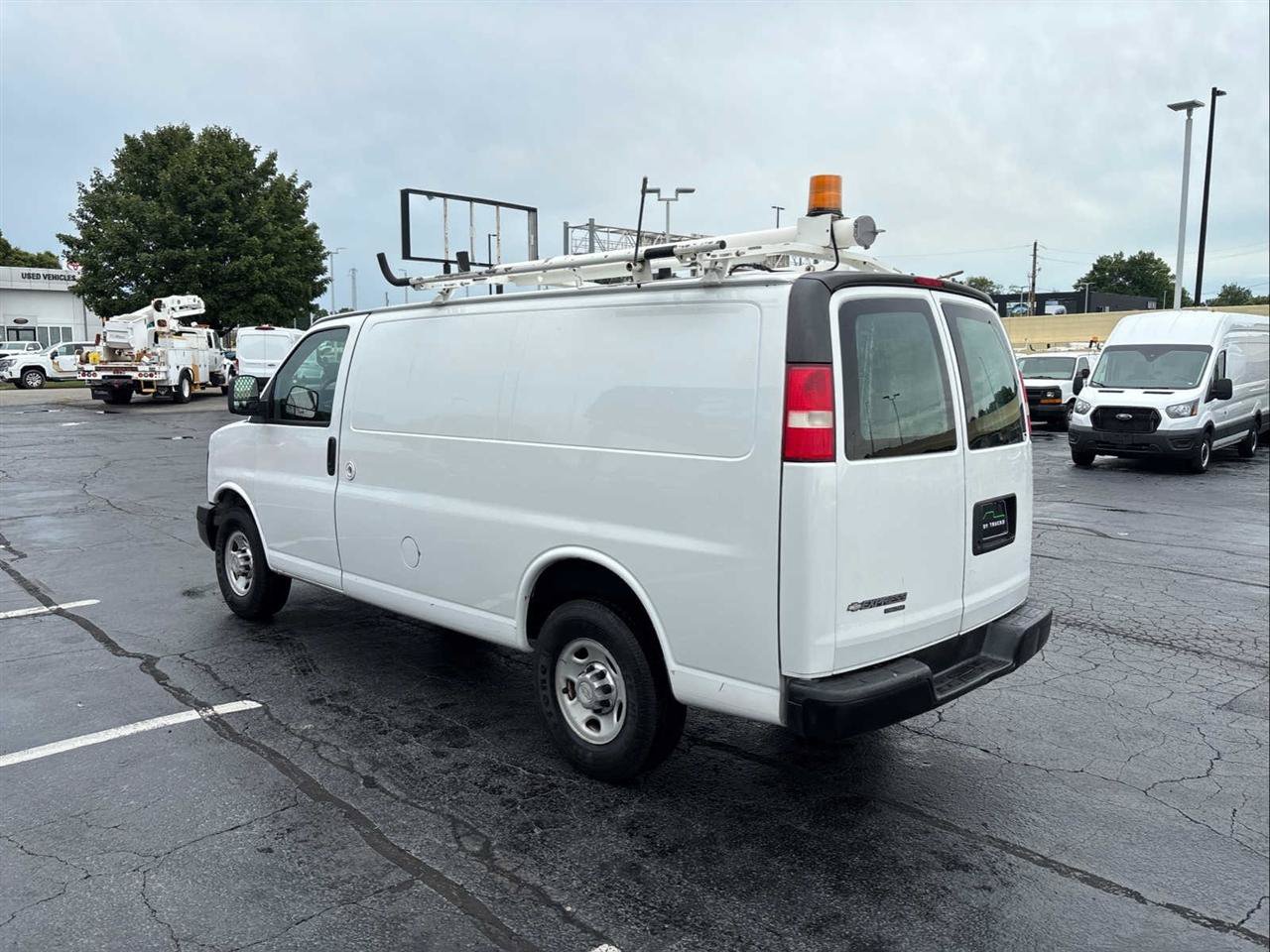 Used 2012 Chevrolet Express 2500 RWD image 6
