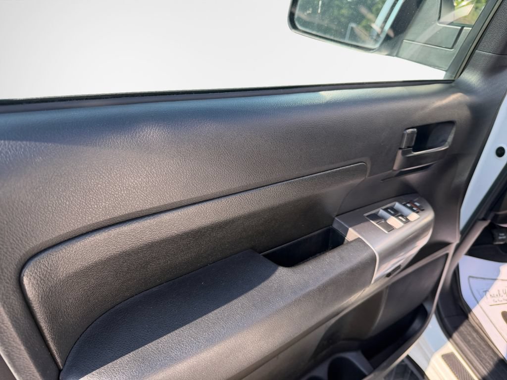 Used 2018 Toyota Sequoia TRD Sport AWD/4WD image 14
