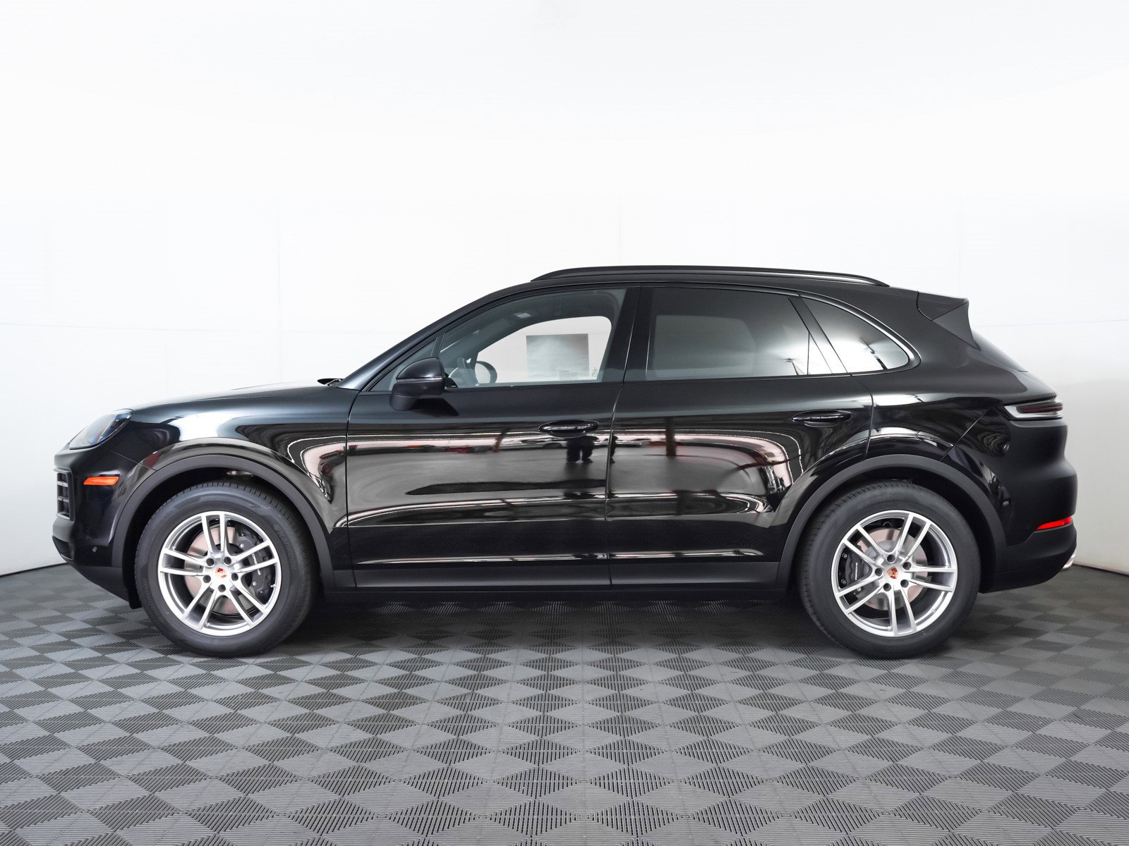 New 2026 Porsche Cayenne image 2