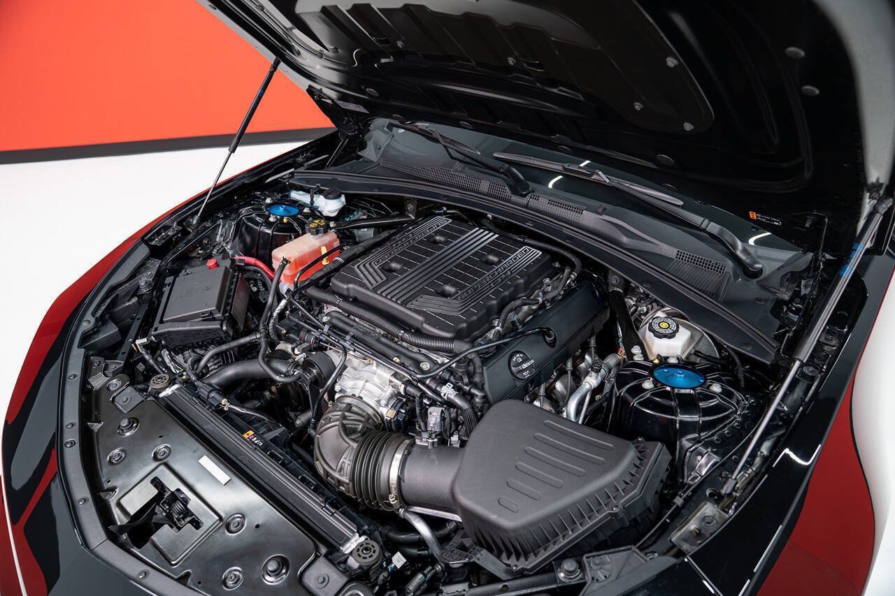 Used 2021 Chevrolet Camaro ZL1 RWD image 12